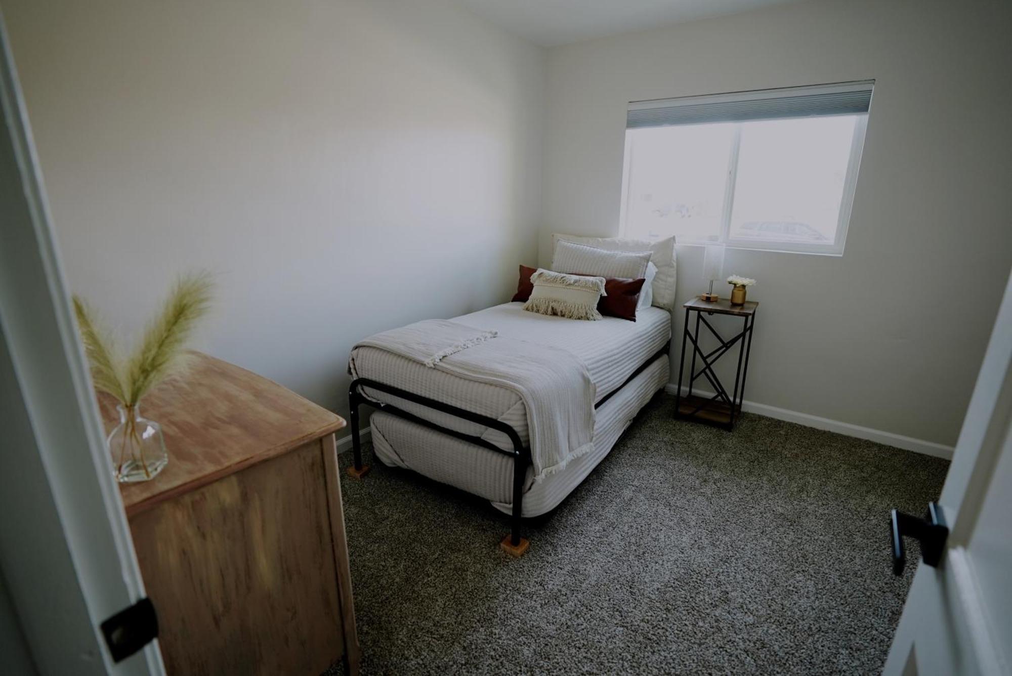 Centrally Located! Remodeled! Huge Backyard! The White House Albuquerque Exterior photo
