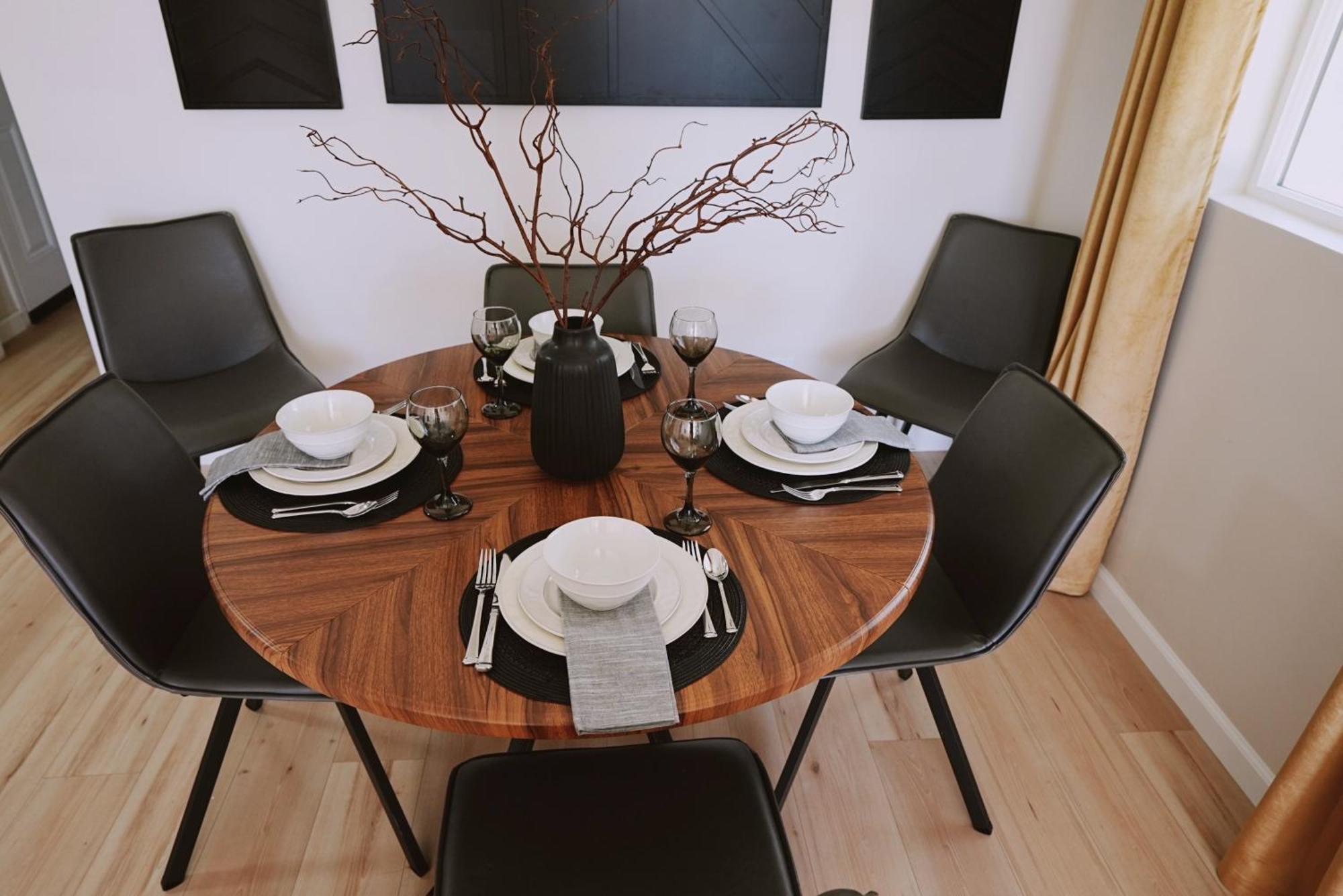 Centrally Located! Remodeled! Huge Backyard! The White House Albuquerque Exterior photo