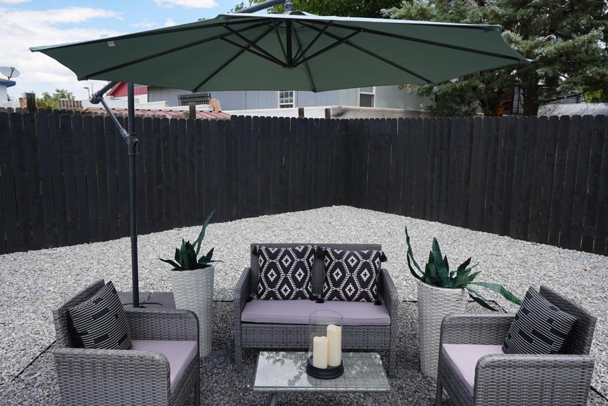 Centrally Located! Remodeled! Huge Backyard! The White House Albuquerque Exterior photo