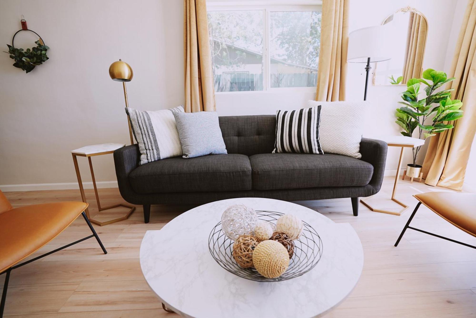Centrally Located! Remodeled! Huge Backyard! The White House Albuquerque Exterior photo
