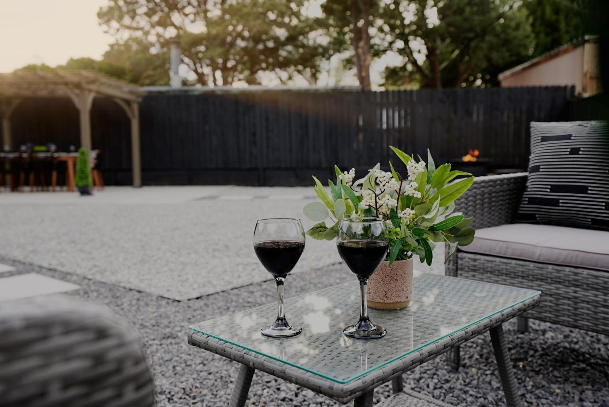 Centrally Located! Remodeled! Huge Backyard! The White House Albuquerque Exterior photo
